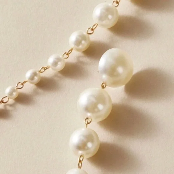 Faux pearls statement drop earrings - Picture 4 of 9